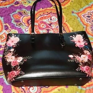 New large purse.  No brand.